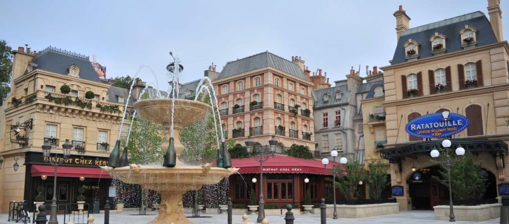 Zona de Ratatouille en Walt Disney Studios Park, aquí se encuentra uno de los mejores restaurantes de Disneyland Paris