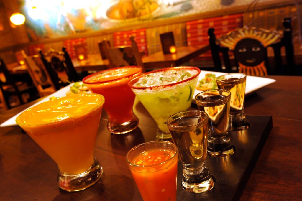 Bebidas y cocteles con tequila en el pabellón de México en el World Showcase de Epcot