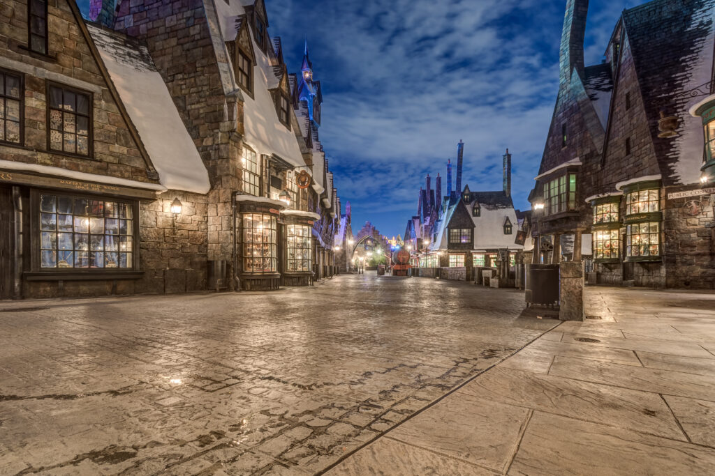 Hogsmeade es una de las zonas del Mundo de Harry Potter en Universal Orlando