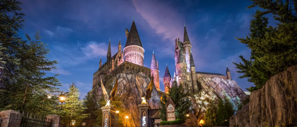 Una de las diferencias más notorias entre Universal Studios Hollywood y Universal Orlando. Ambos tienen zona de Harry Potter, pero en Hollywood es más chica y en Orlando hay 2 distintas 