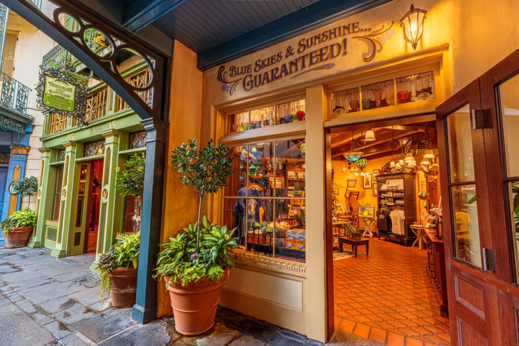 Aprovechar para ir a las tiendas es buena idea para entretenerse en Disney cuando llueve