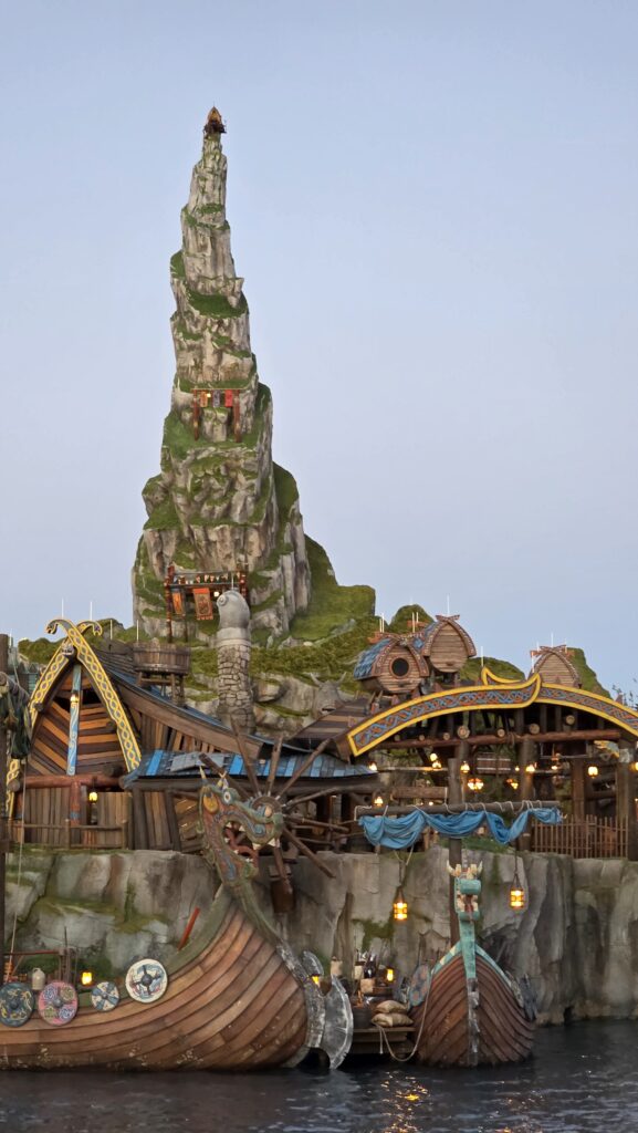 Parte icónica de la Isle of Berk de Epic. Esta zona de Cómo entrenar a tu dragón tiene las mejores atracciones familiares en Universal Orlando