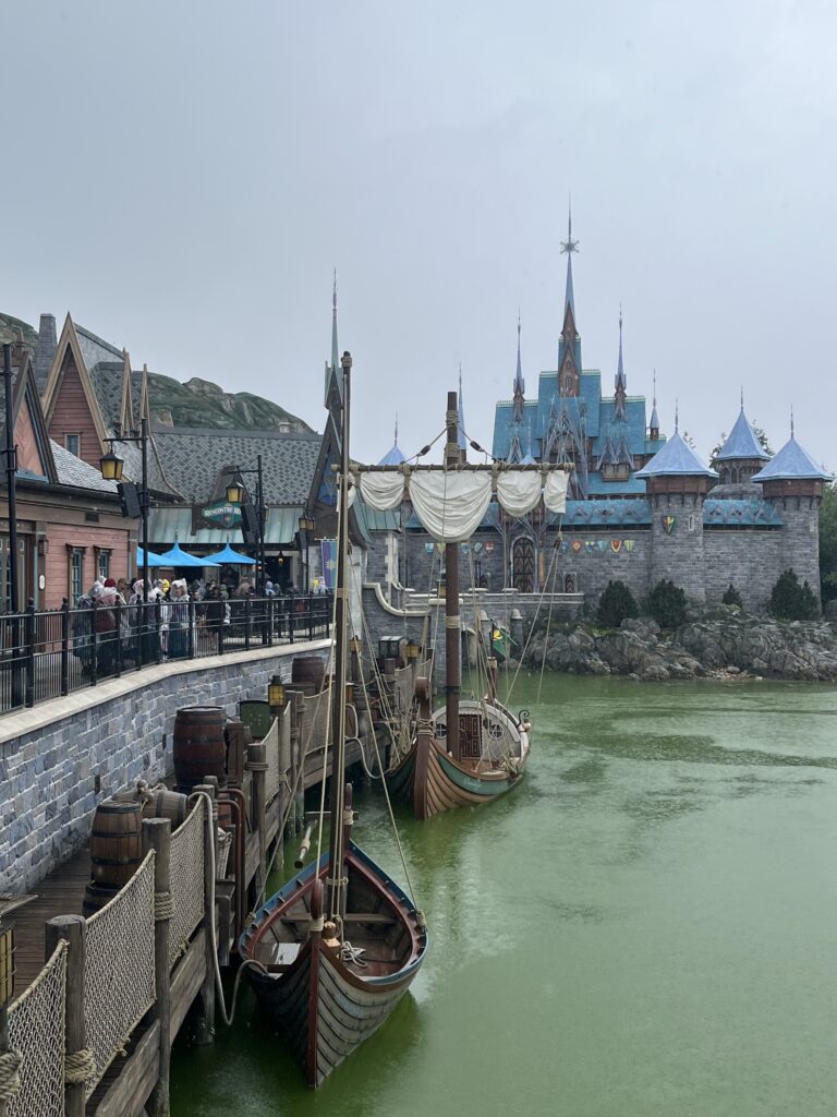 Disneyland Paris vs Disney World: el World of Frozen, zona nueva en Disneyland Paris, con la atracción que ya existe en Epcot en Disney World