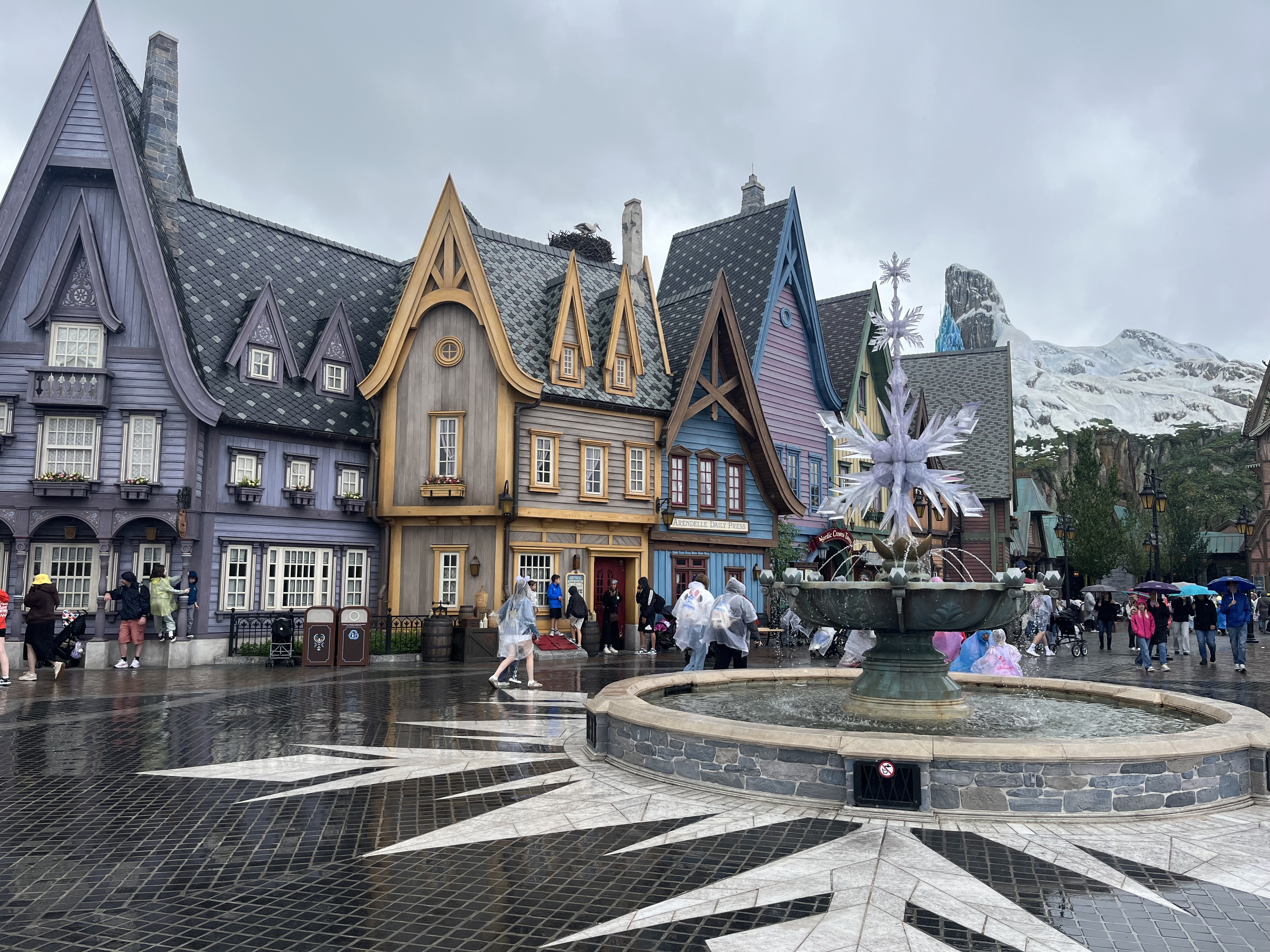 Frozen Ever After es de las atracciones de Disneyland Paris más nuevas