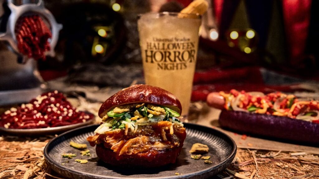 Para sobrevivir a Horror Nights puedes enfocarte en dar un tour gastronómico