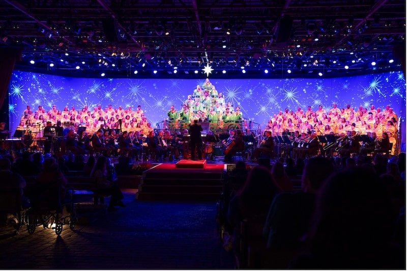 En el EPCOT International Festival of the Holidays 2026 no puedes perderte el Candlelight Processional, un clásico